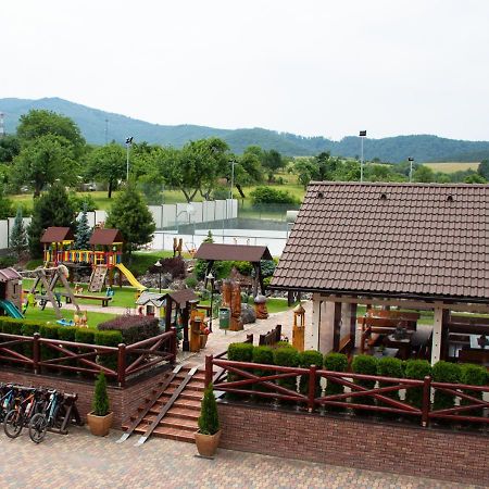 Penzion Pod Strazovom Pruzina Exteriér fotografie